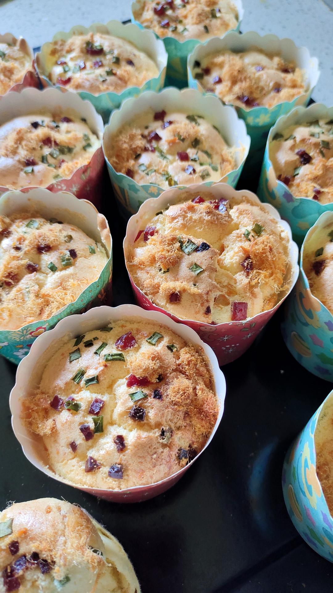 肉松火腿香葱纸杯蛋糕