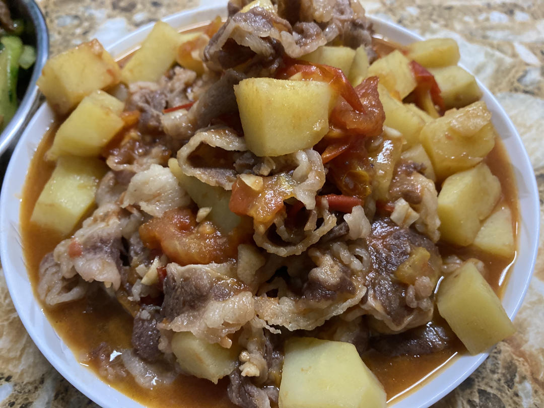 汤汁浓郁，番茄土豆肥牛锅