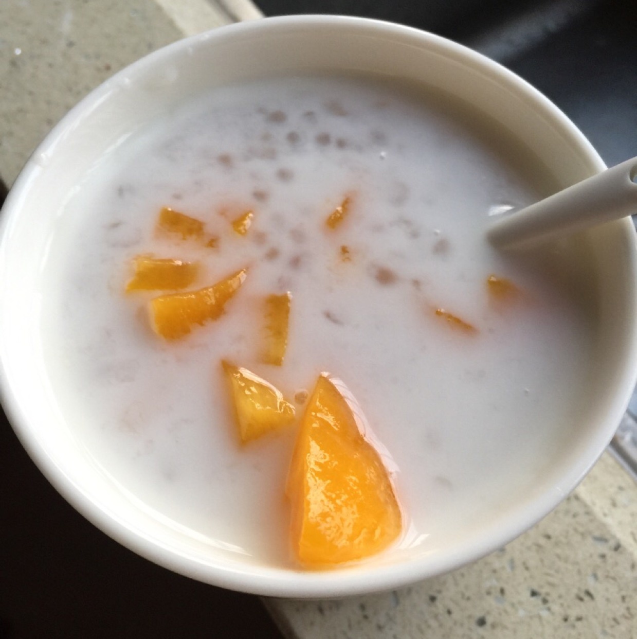 椰汁芒果西米露