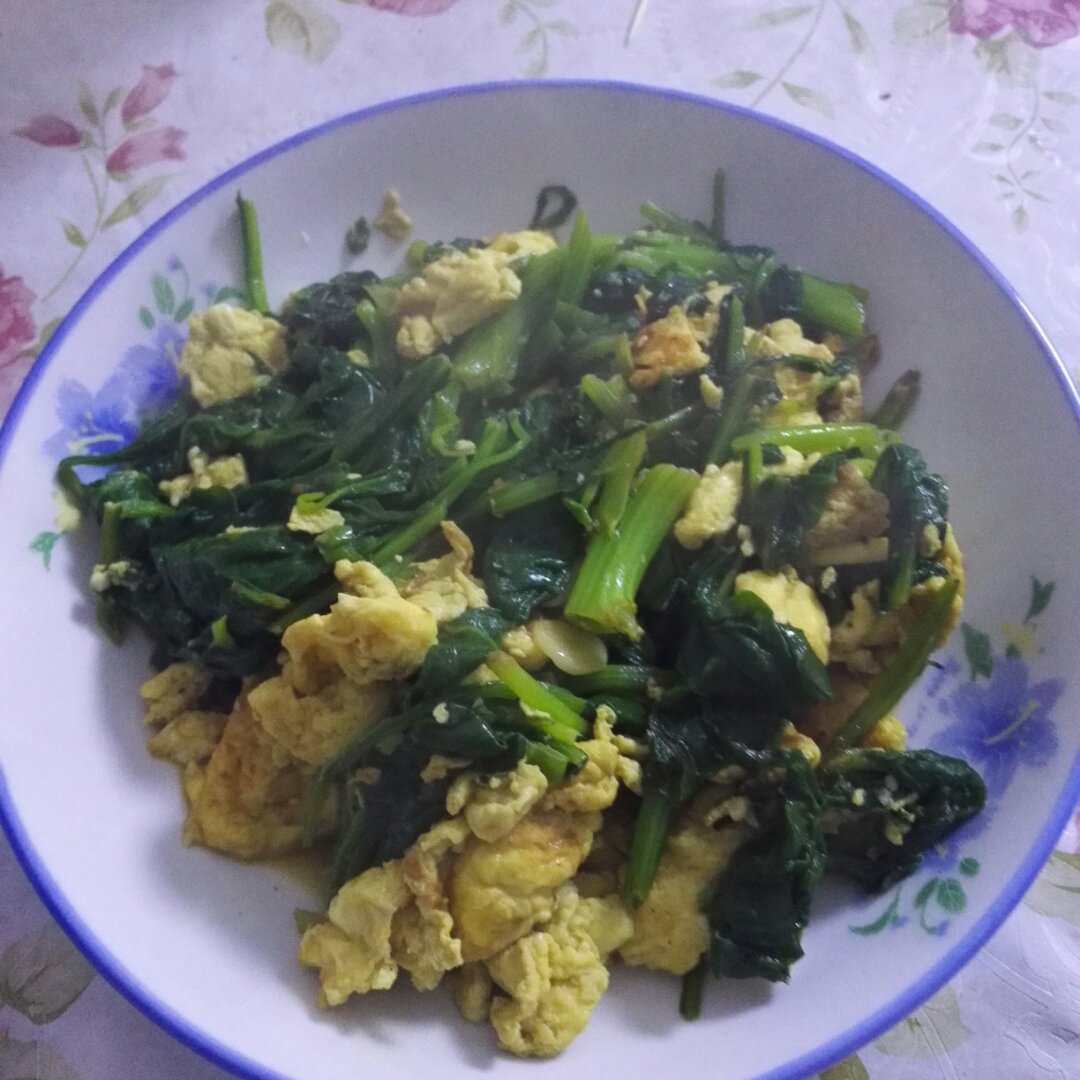 菠菜炒鸡蛋