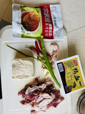 下饭利器韩式泡菜牛肉锅的做法 步骤1