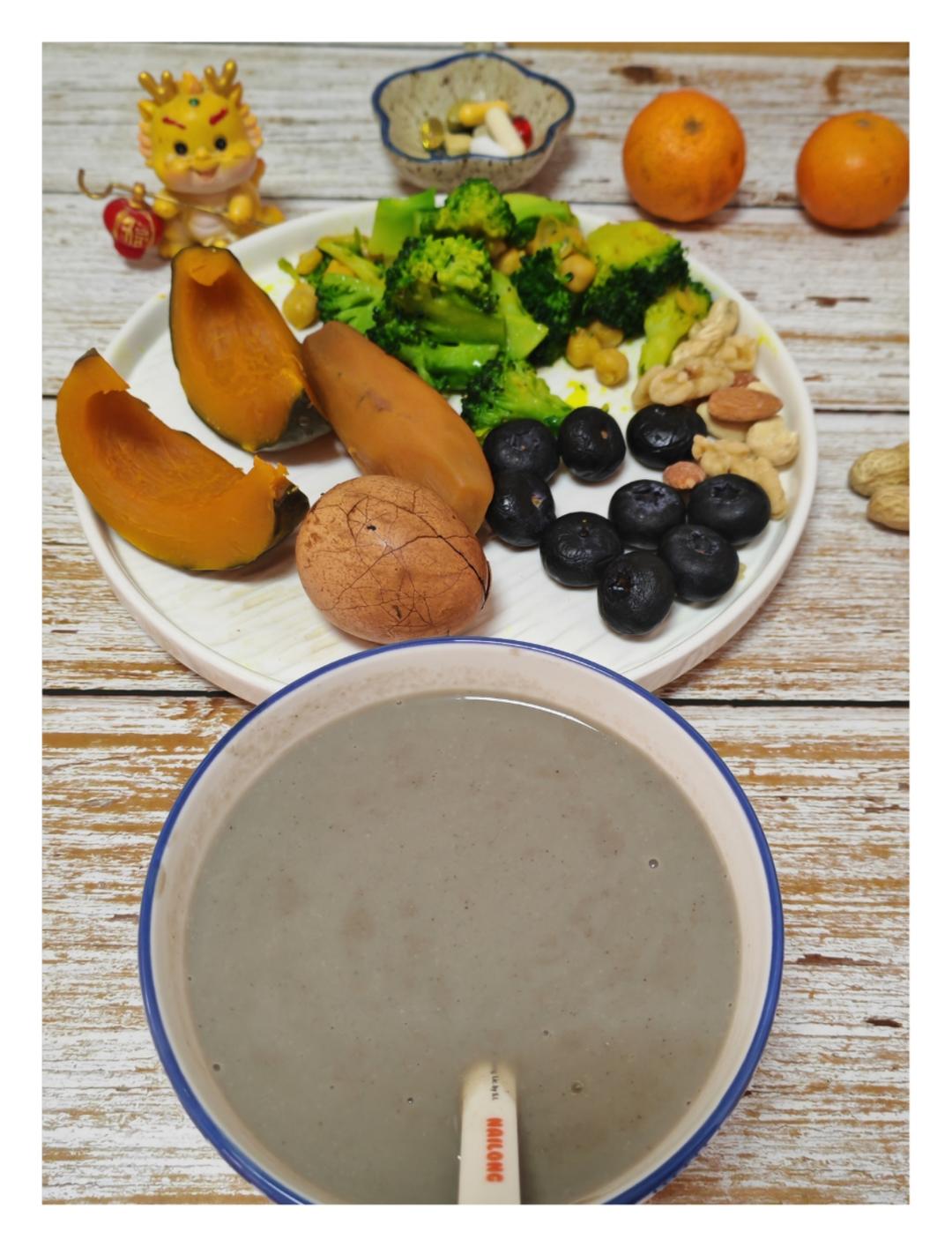 早餐•2025年12月8日