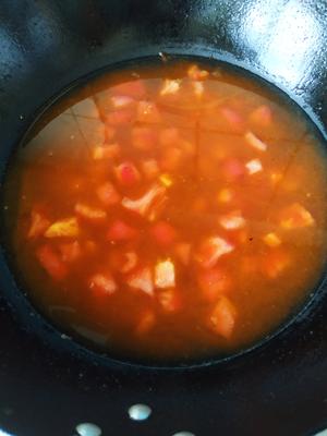 番茄金针菇肥牛汤的做法 步骤7