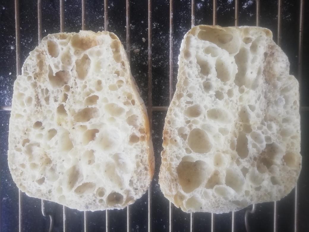 Ciabatta 恰巴塔面包 无揉 写给新手第一次接触高含水量面团的方子80%+含水量