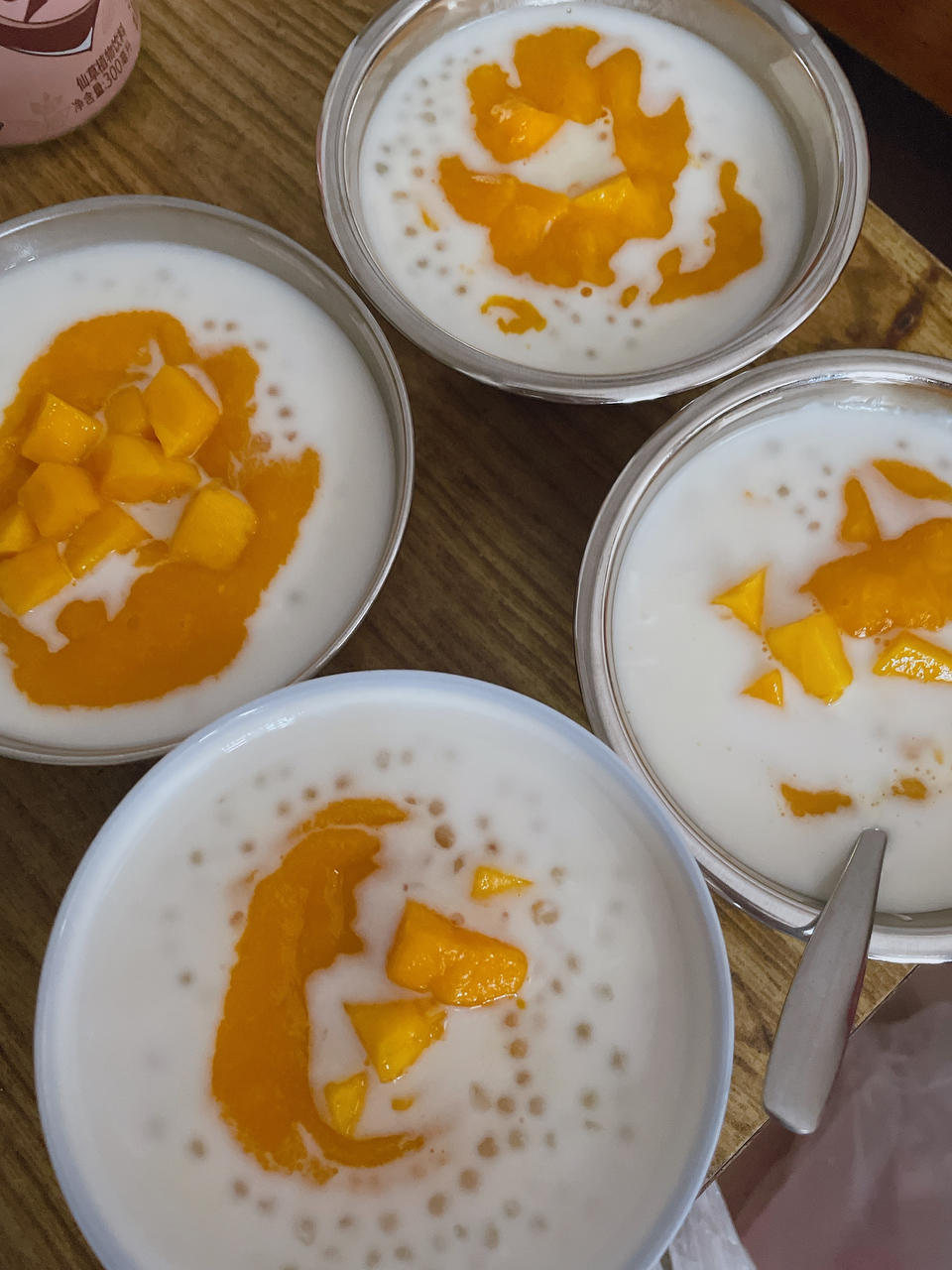 港式甜品——杨枝甘露(芒果西米露)附芒果花切法