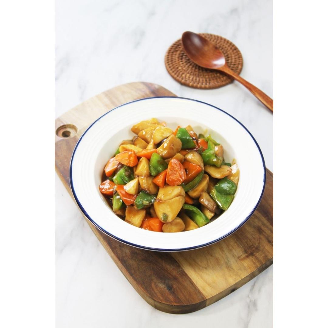 佟小鹤做的三色搭配最健康宫保杏鲍菇