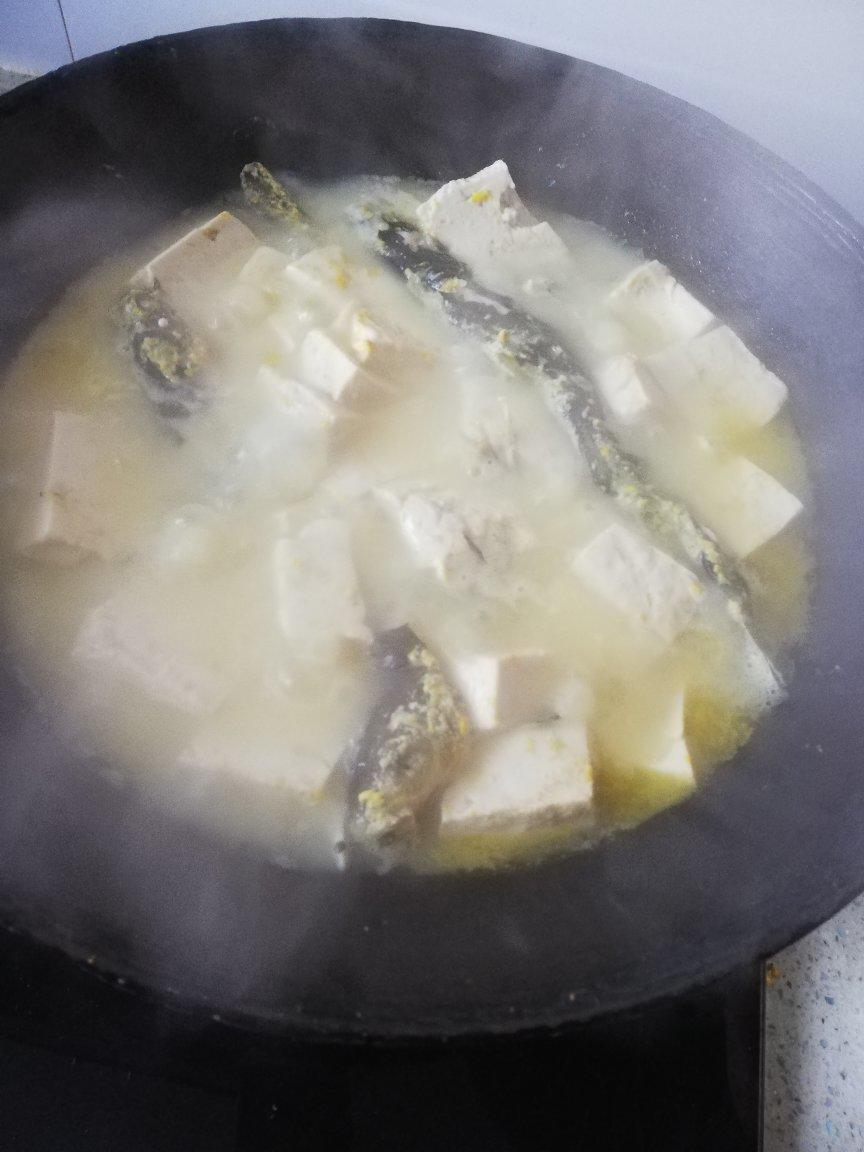 昂刺鱼豆腐汤（黄辣丁）