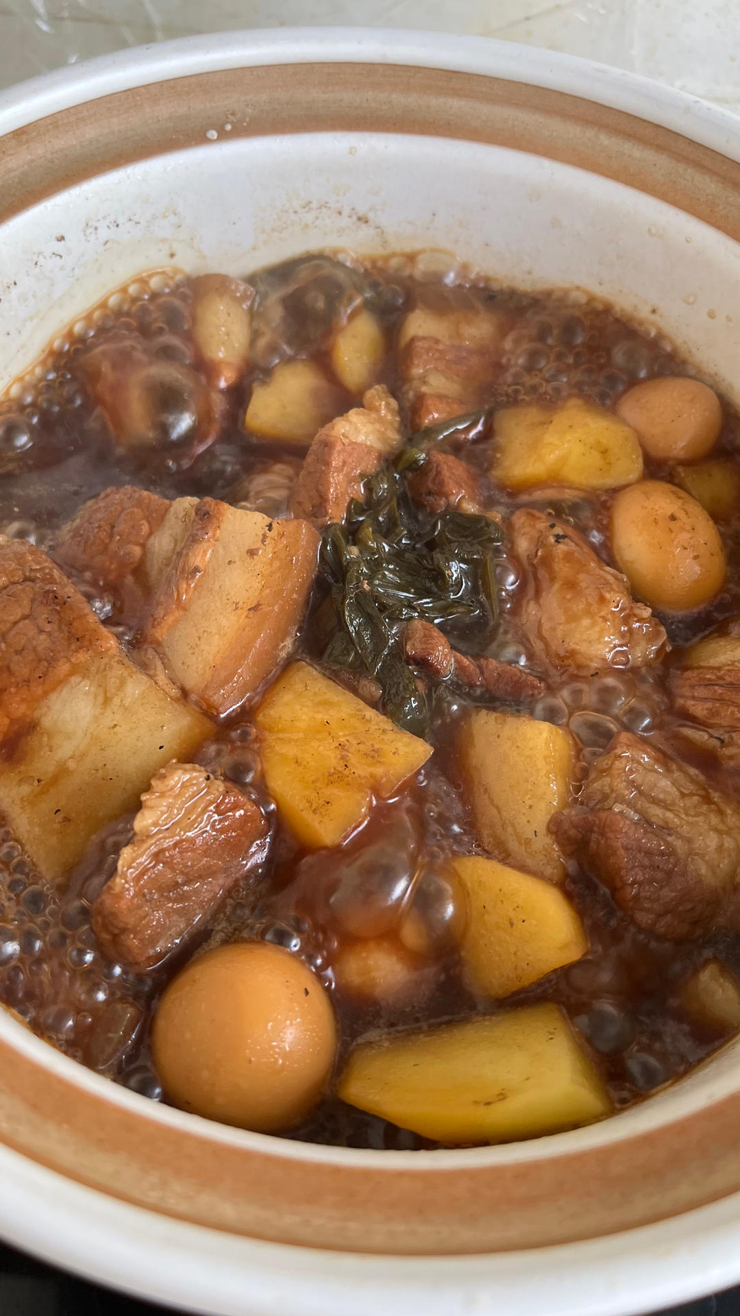 红烧肉炖鹌鹑蛋