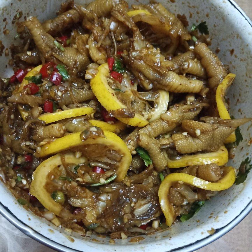 【酸辣无骨凤爪】