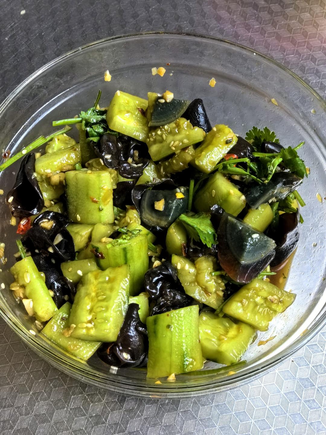 夏日开胃小凉菜“皮蛋拌黄瓜🥒”开胃减脂