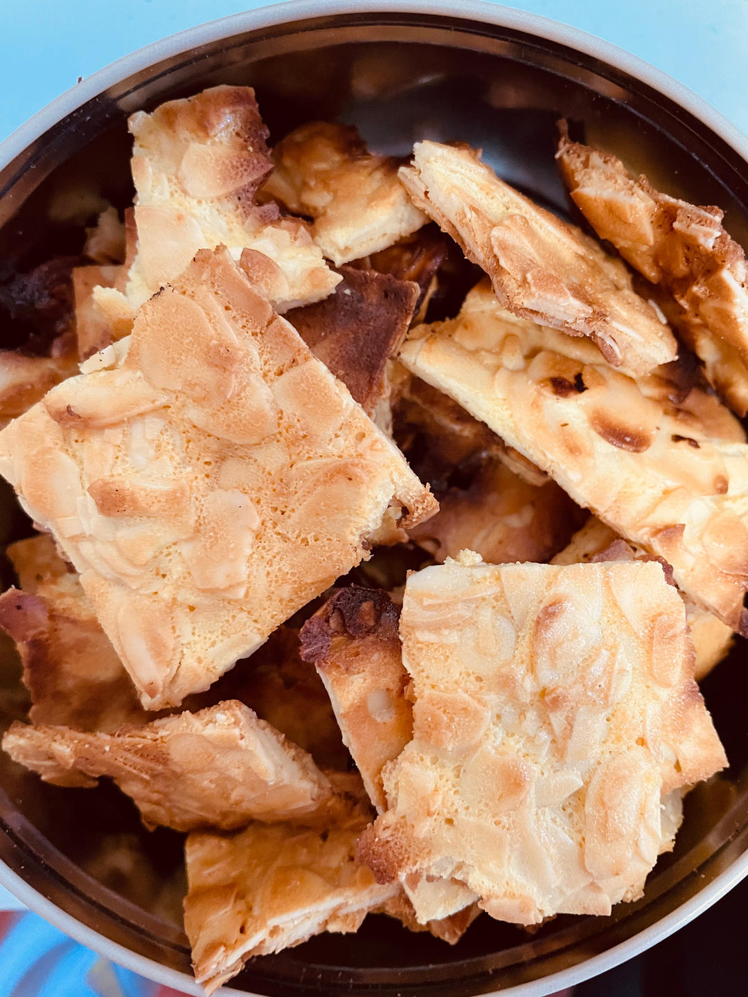 奶香浓郁｜巨好吃的焦糖杏仁酥～瓦片酥