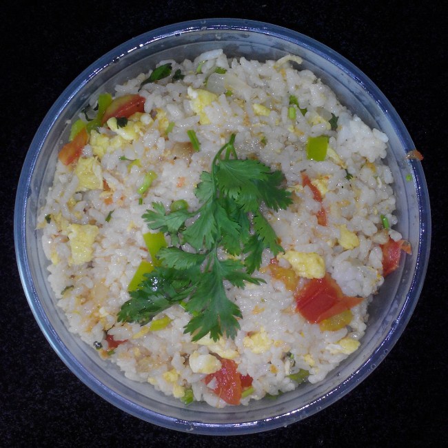 西红柿菜叶蛋炒饭