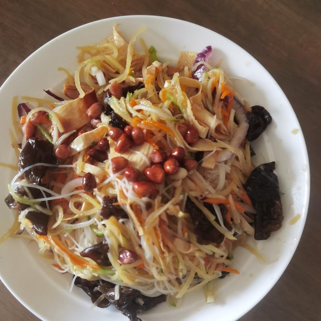 一盆才300卡的东北大拌菜