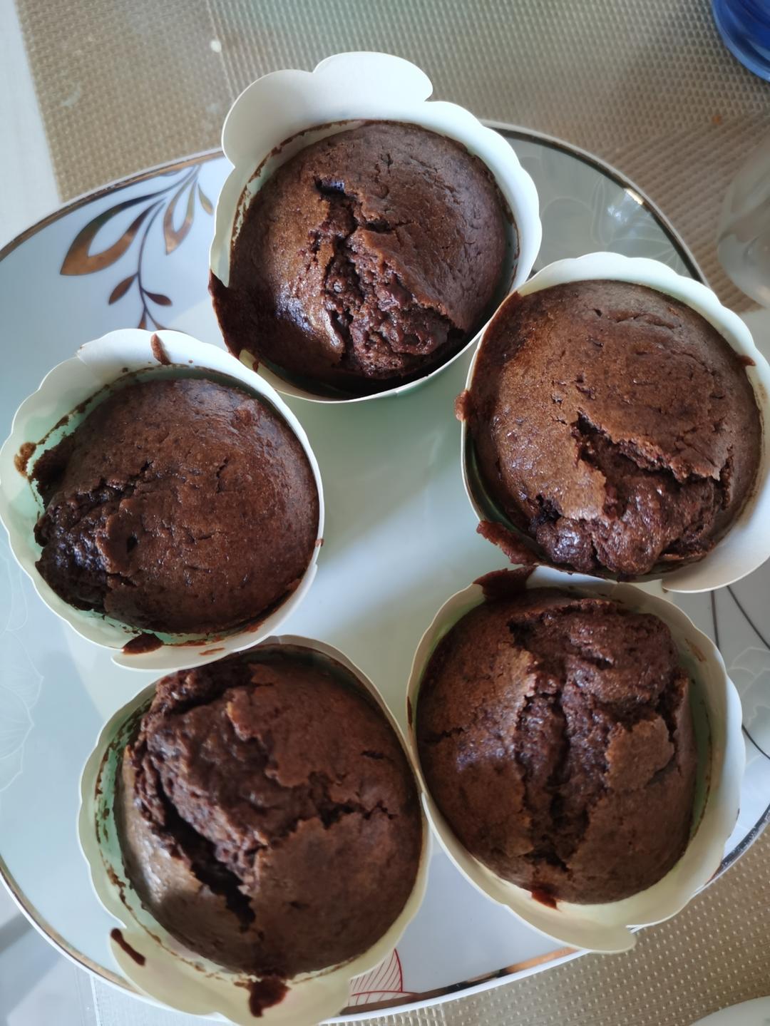 巧克力熔岩蛋糕(全图文超简单)