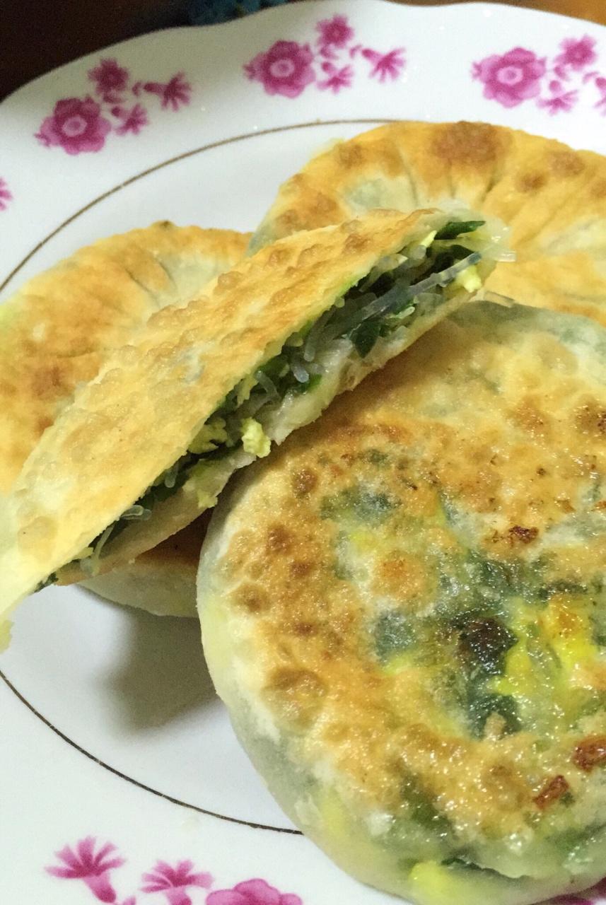小螃蟹麻咪做的薄皮韭菜饼