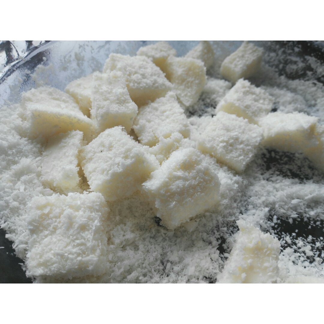 完胜85度C牛奶椰丝小方