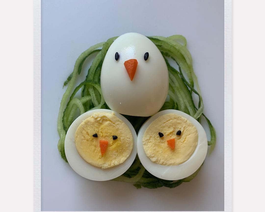 儿童 母鸡和小鸡--鸡蛋摆盘         今天做这个母鸡和小鸡的过程