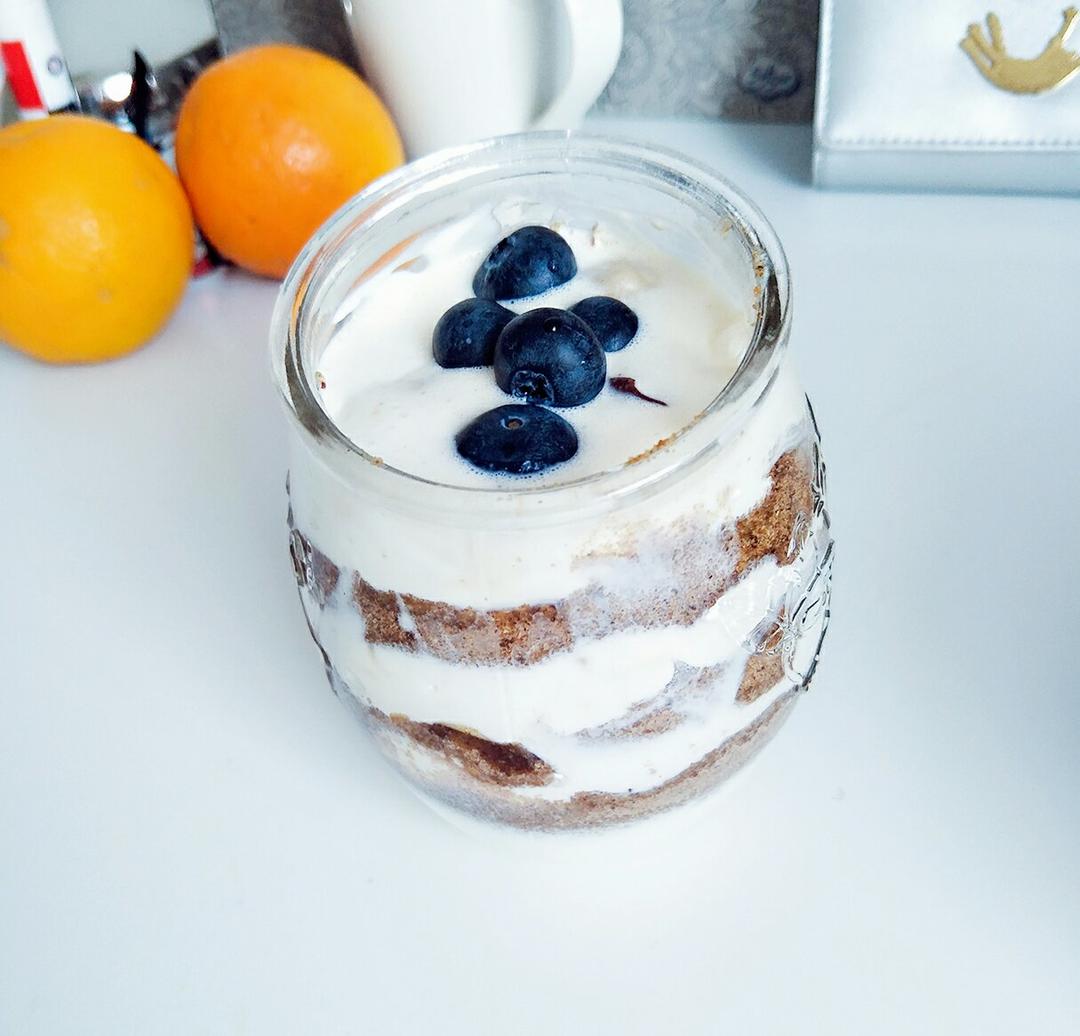 一个大猫开花了做的酸奶木糠杯