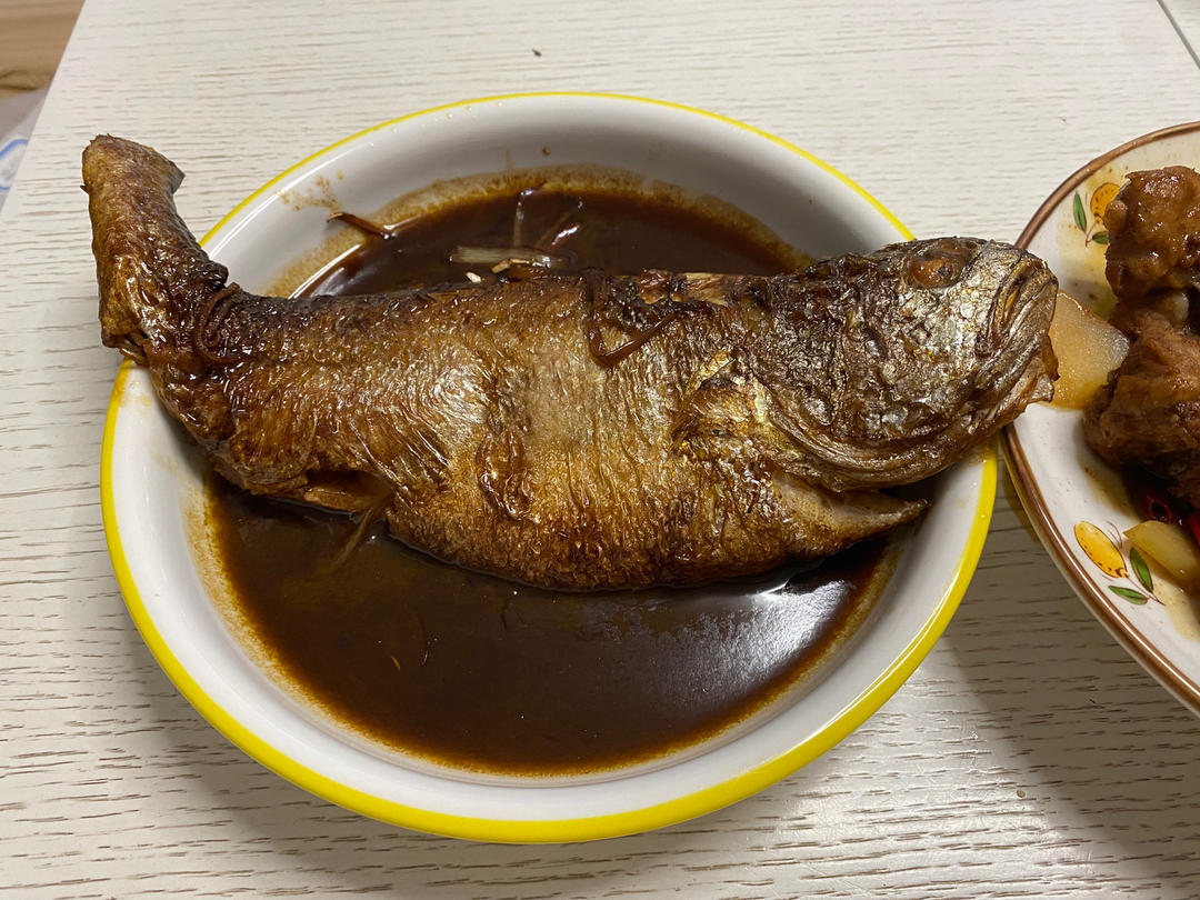 红烧黄鱼—鱼皮不破的小窍门