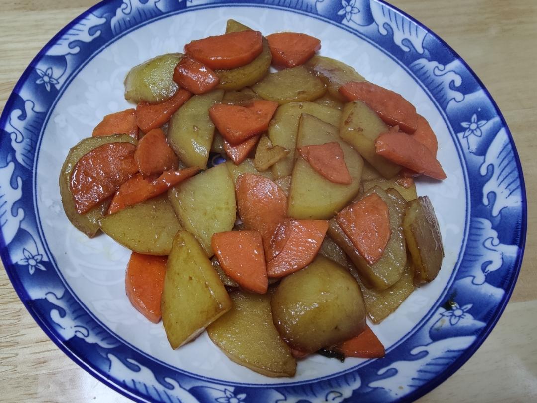 胡萝卜炒土豆