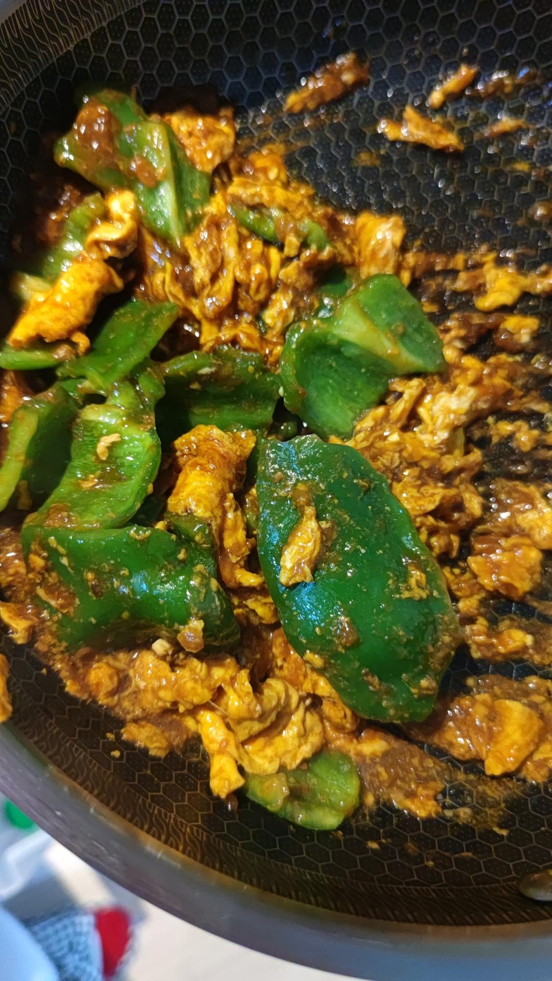 超级下饭的青椒炒鸡蛋