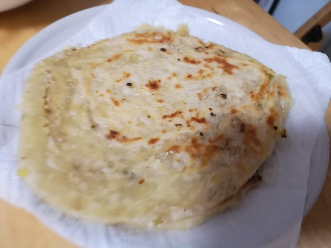 葱油饼（面粉吸水量不一样、水慢慢加）
