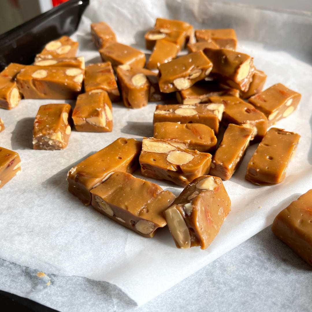 比牛轧糖还要好吃的花生太妃糖（消耗淡奶油）