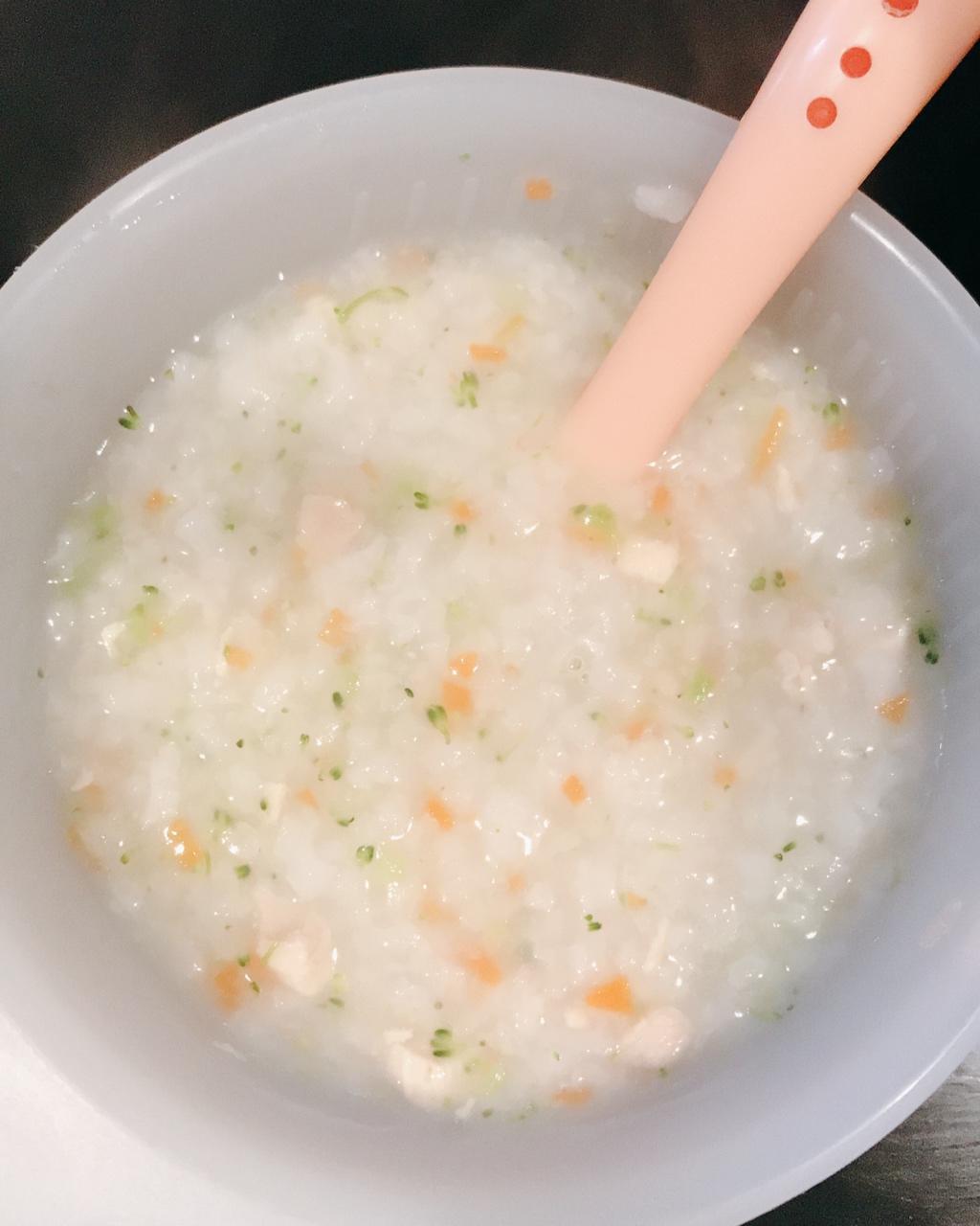 萧妈做的西蓝花胡萝卜鸡肉粥 宝宝健康食谱