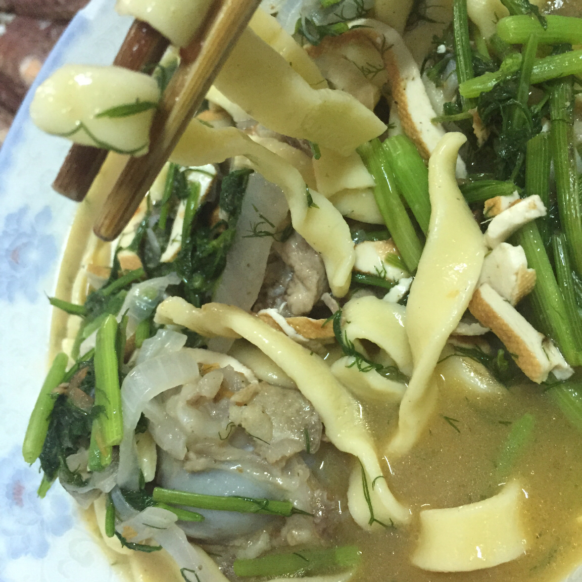 鸡蛋手擀面
