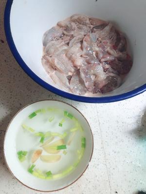 香煎薄荷鲜虾藕饼的做法 步骤1