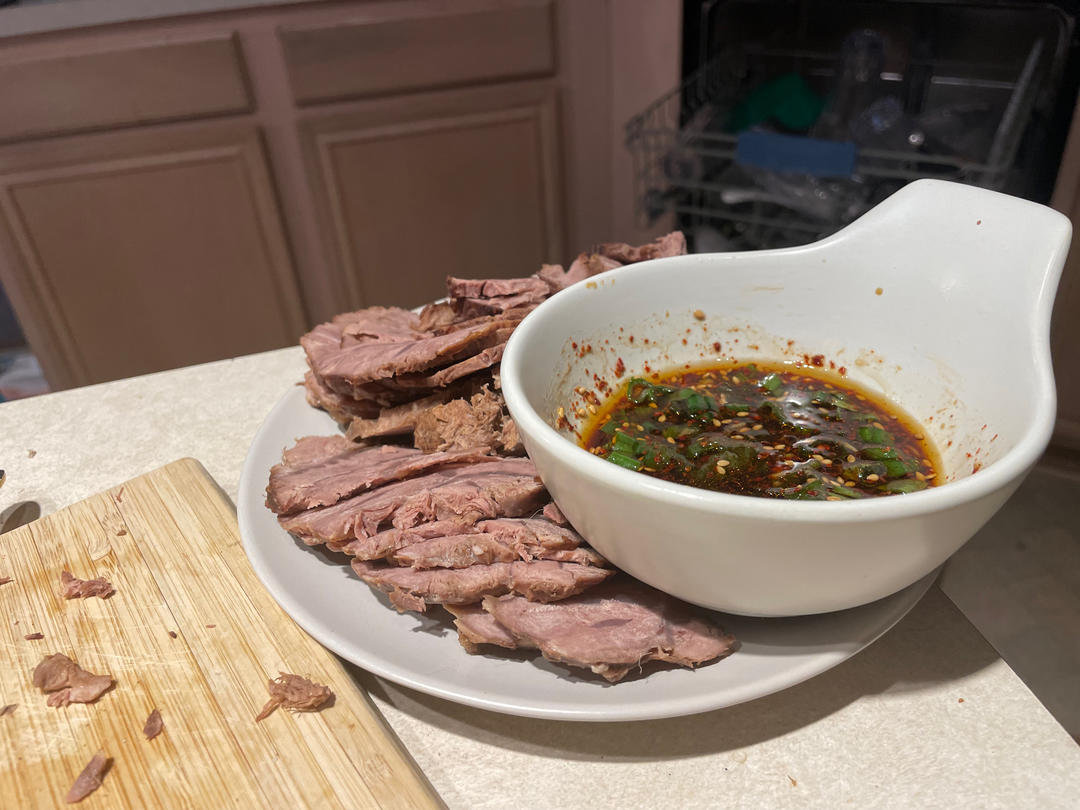 先熬卤汤后卤肉的五香酱卤牛肉（附蘸料配方➕老卤汤保存方法）
