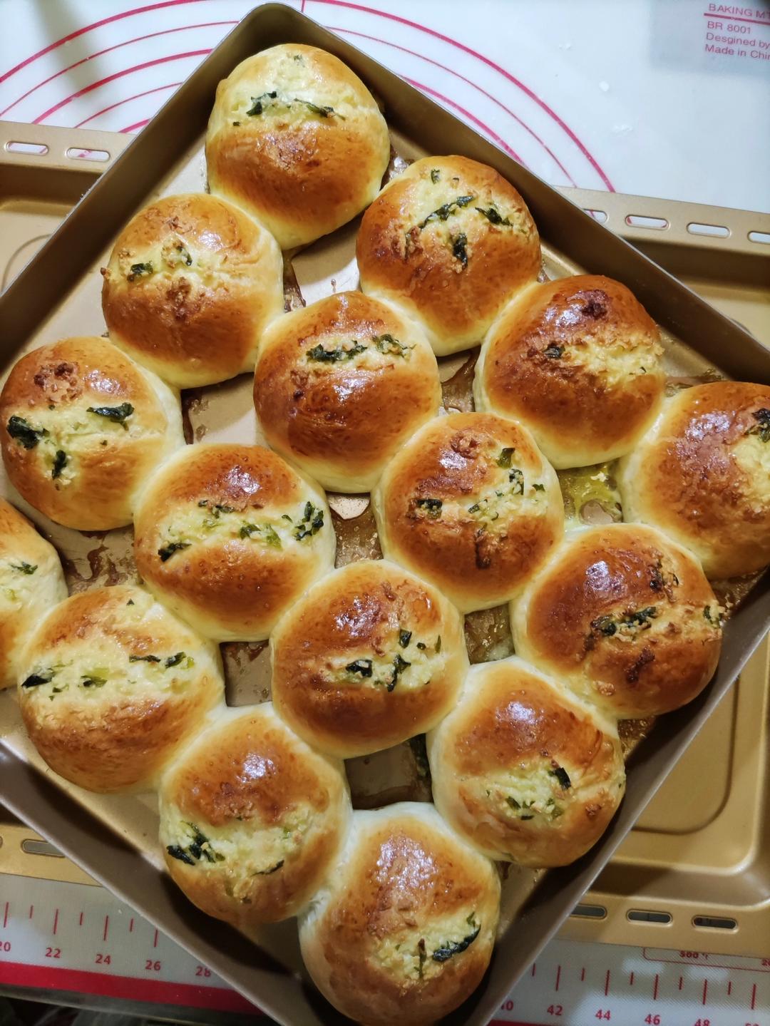考验自制力的小餐包---黄油蒜香小餐包