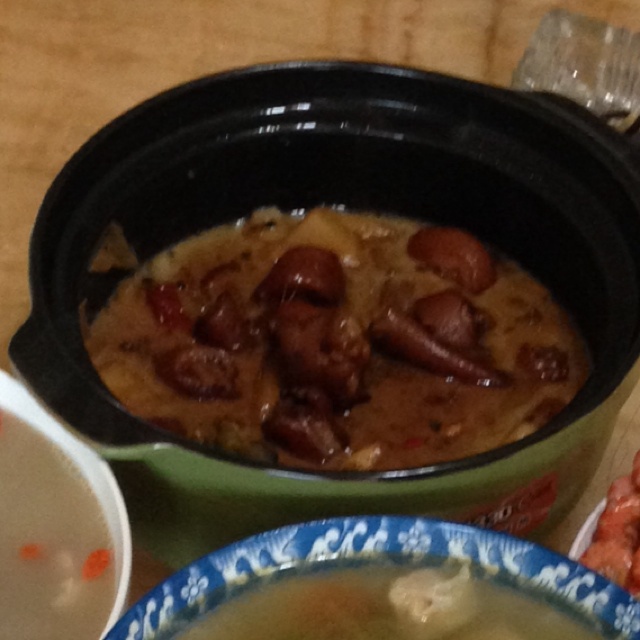 红烧土豆猪尾煲