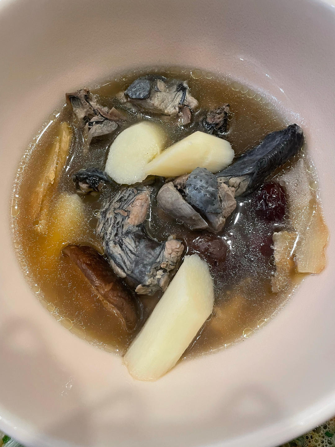 滋阴补血～香菇山药乌鸡汤