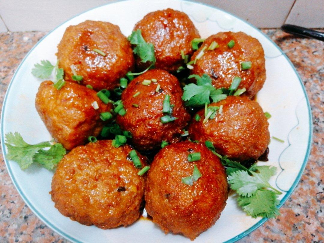 四喜丸子（也叫红烧狮子头）