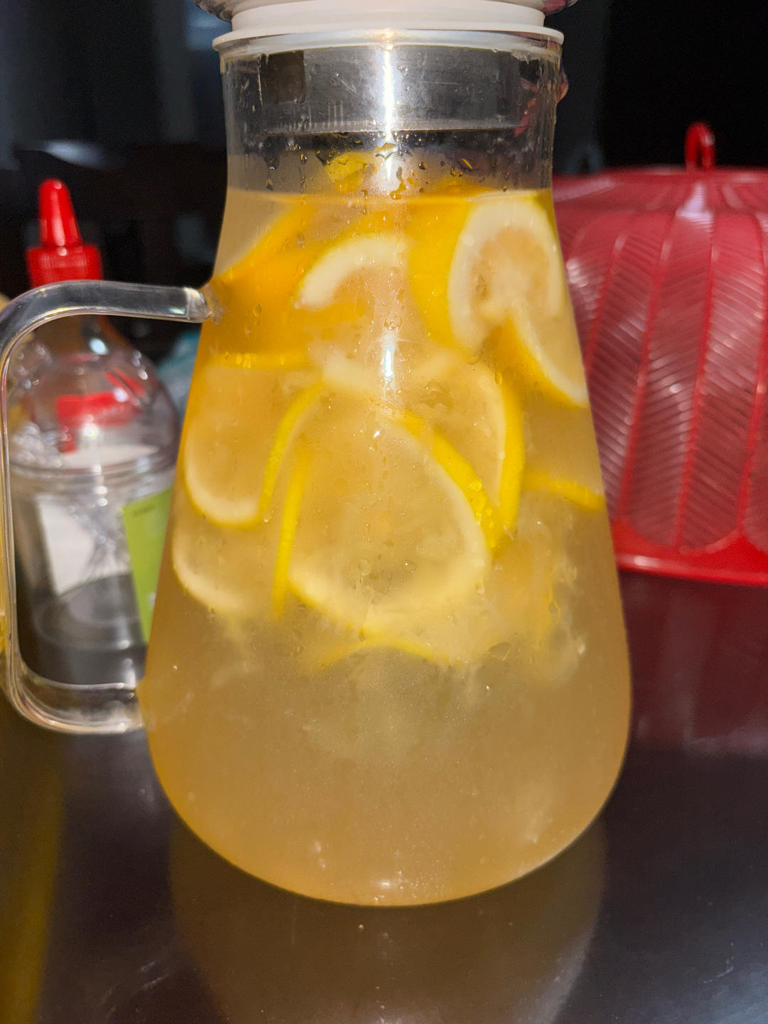 自制超大桶冰红茶️🍋！冰冰凉凉很清爽！