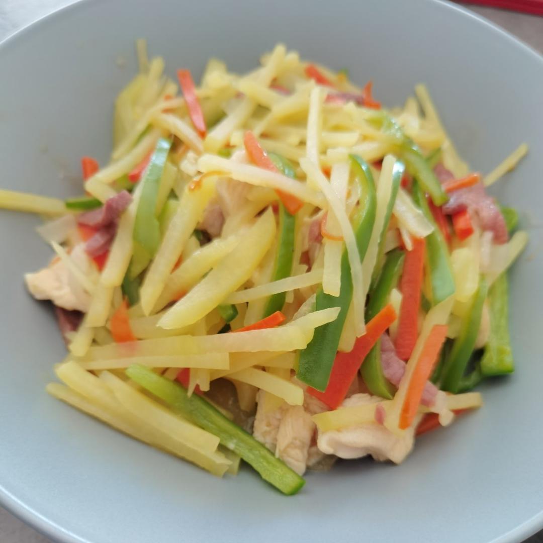 青椒胡萝卜土豆肉