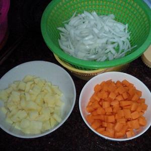 咖喱饭(配小黄鸭造型)的做法 步骤1