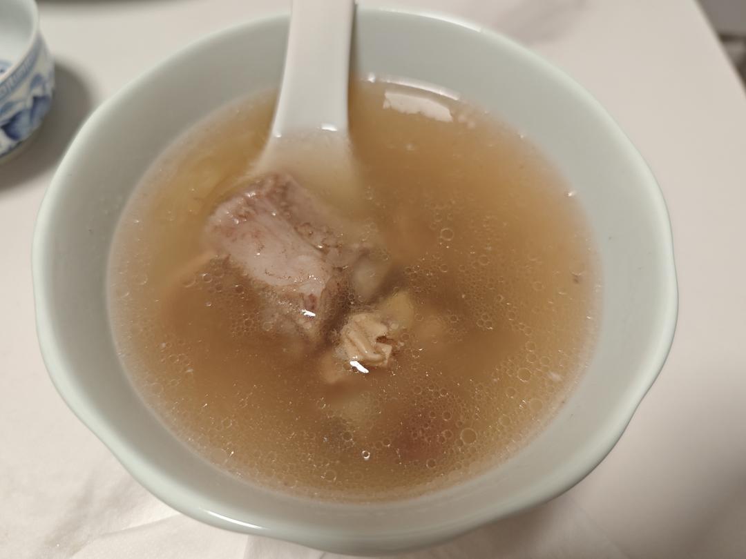 两人份花生墨鱼瑶柱排骨汤