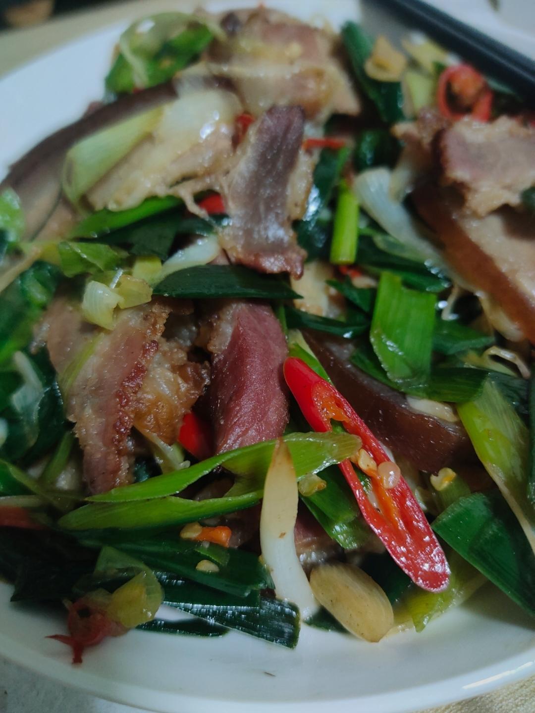 腊肉炒蒜苗