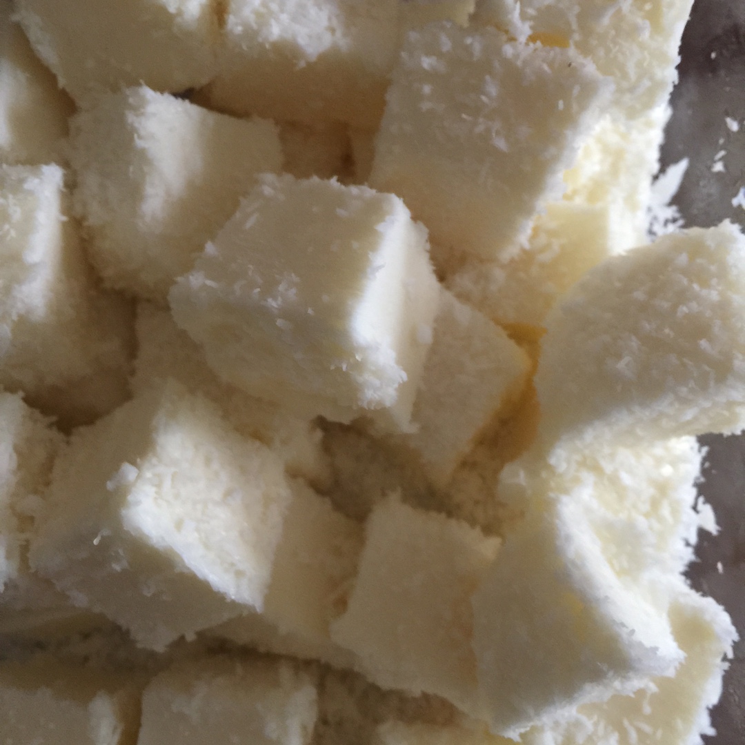 椰丝牛奶小方糕