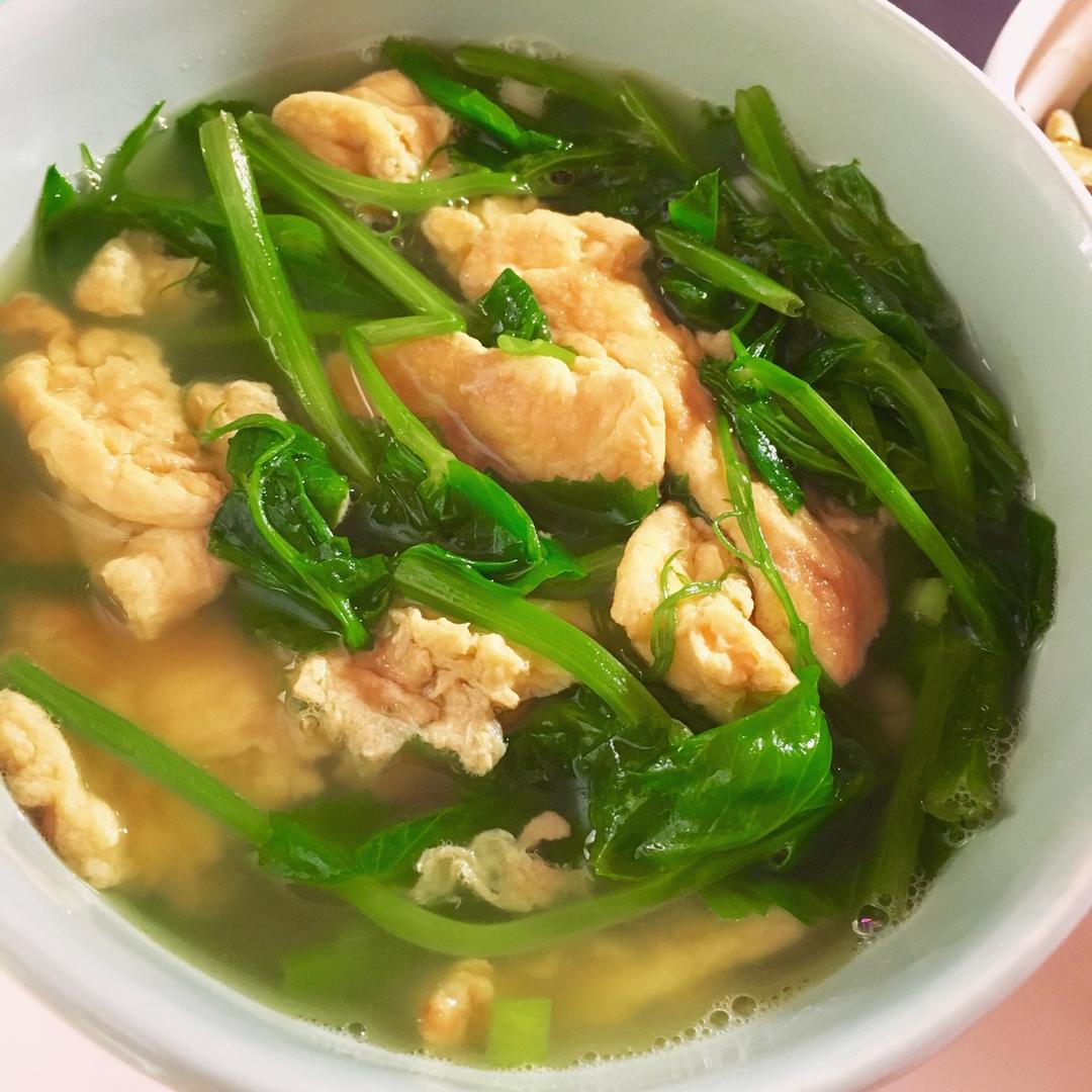 豌豆尖鸡蛋汤。