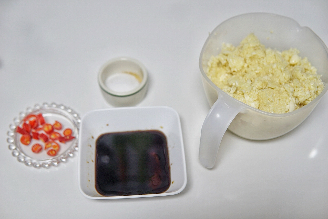 自制蒜蓉酱的做法 步骤3