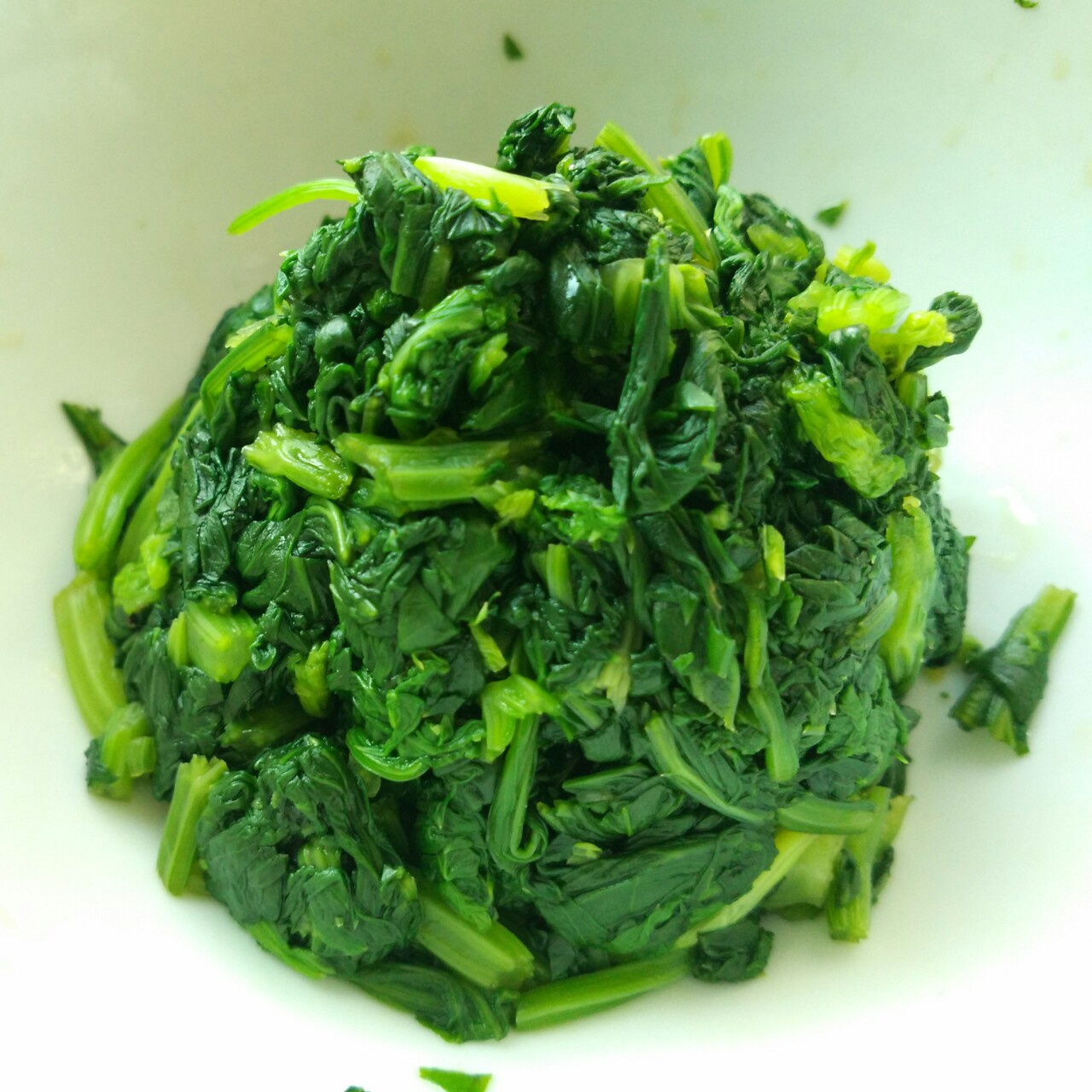 凉拌芹菜叶