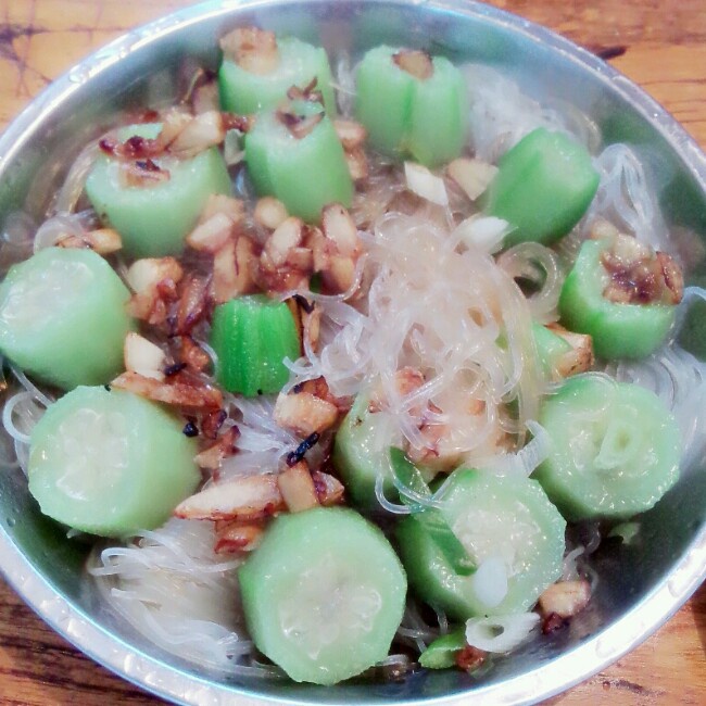 蒜茸粉丝蒸丝瓜