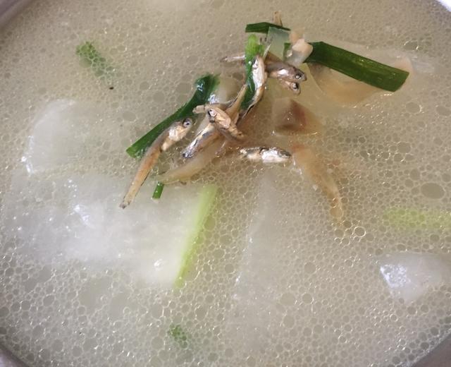 榨菜小鱼干冬瓜汤的做法
