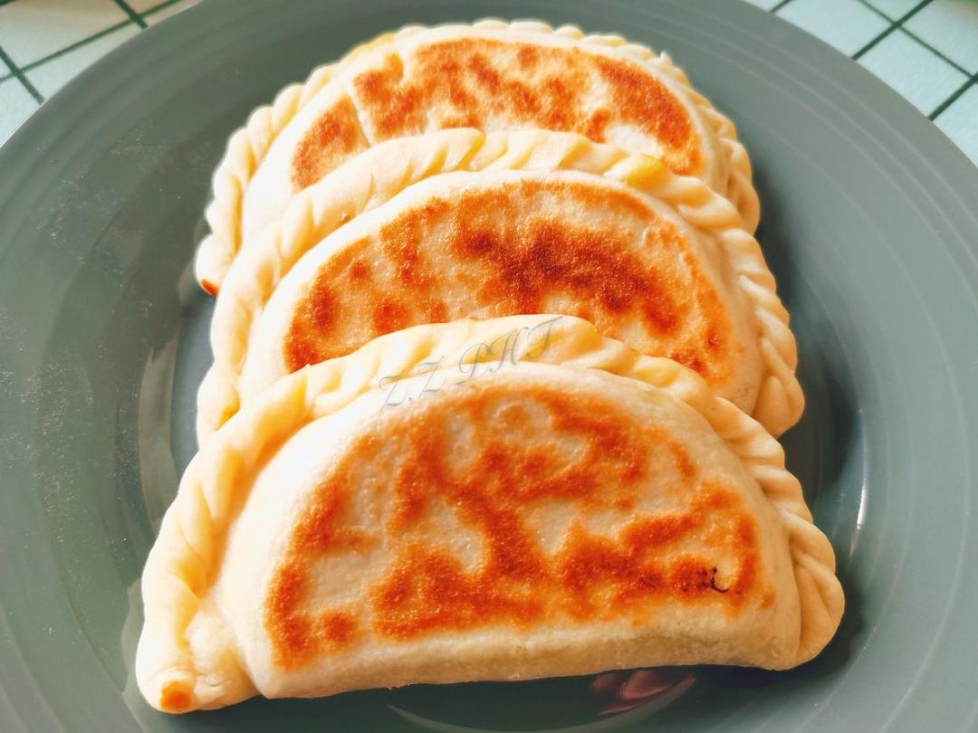 韭菜盒子（附锁边视频，超级详细版）