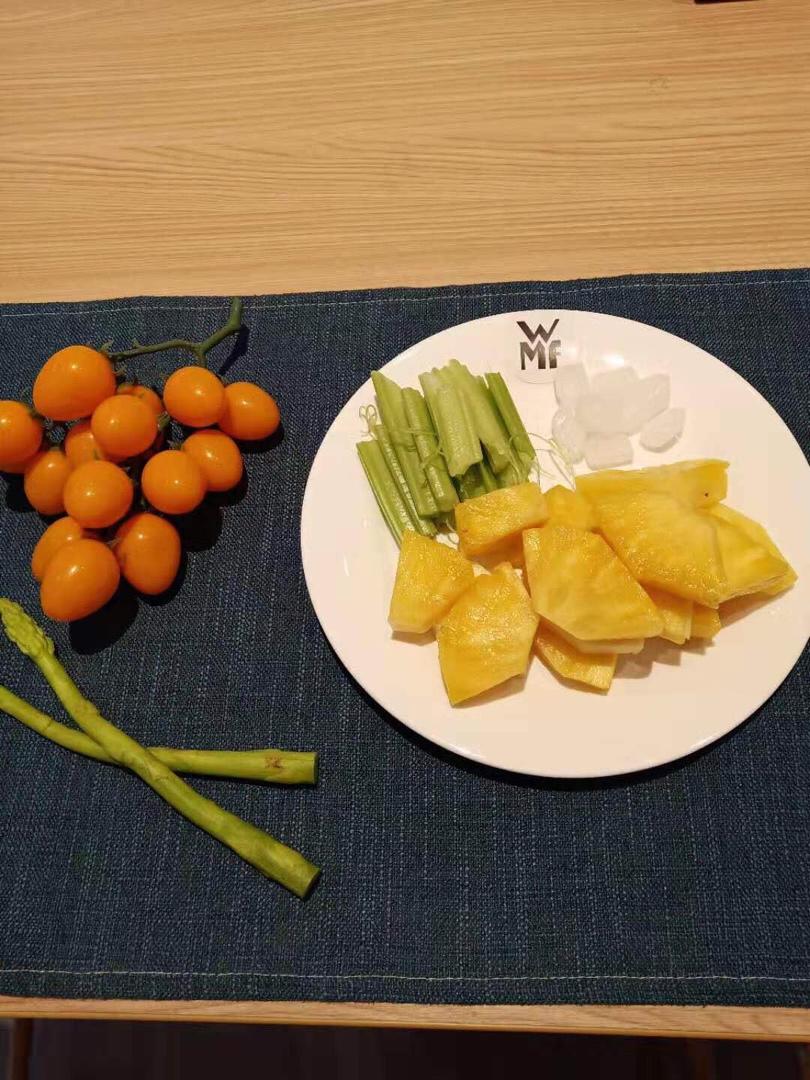 用新鲜杨梅做的杨梅汁