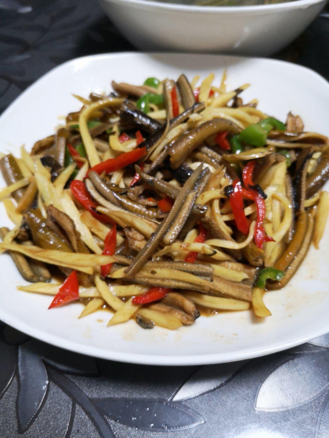 linda shen做的茭白炒鳝丝