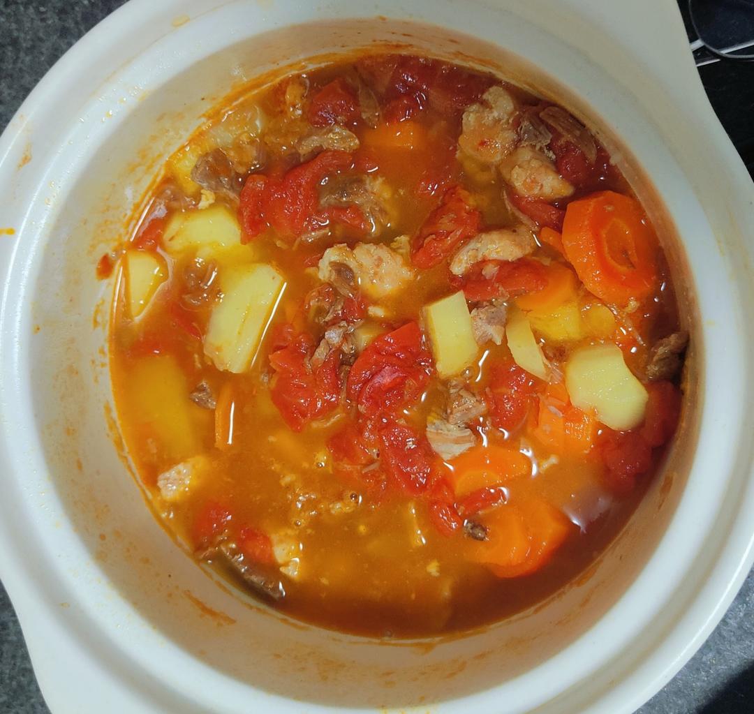 番茄牛肉土豆萝卜
